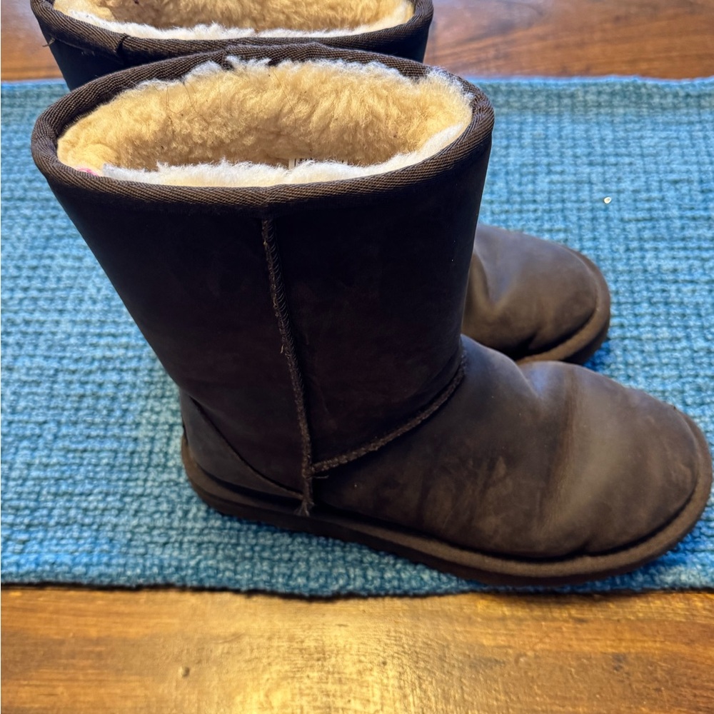 Women's Ugg Shearling-Lined Brown Ankle Boots - Picture 3 of 6